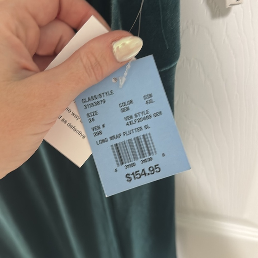 NWT DAVIDS BRIDAL Elegant Green Velvet Dress - Picture 2 of 3
